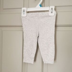 5/$10 Carter's leggings size 6m